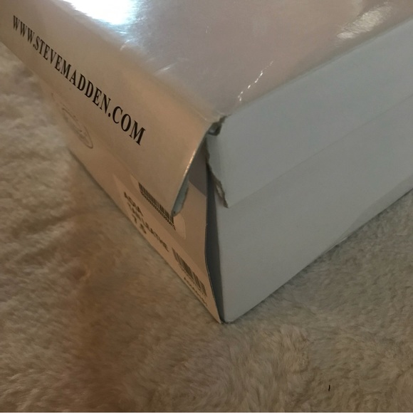 Steve Madden Adia Sandal - Picture 9 of 9